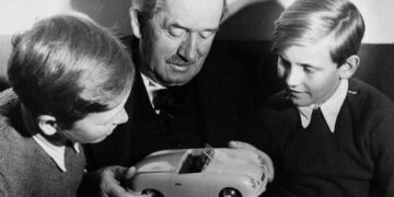 Ferdinand Porsche, così Christiana Ruggeri racconta il genio che ha cambiato l’automobile