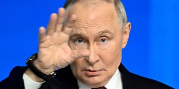 Ucraina-Russia, Putin ‘inventa’ la minaccia nucleare di Kiev: l’annuncio dello zar