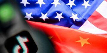 Investitori citano in giudizio Trump e Bondi per l’accordo su TikTok