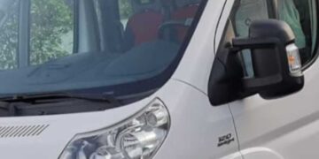 Pulmino attrezzato per Mariano, il 12enne che pesa 200 kg per una malattia