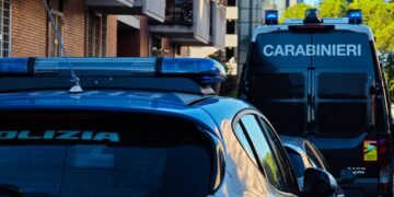 Auto in fuga provoca incidente, morti una coppia e il figlio