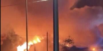 Incendio alla Tonnara di Palmi, in fiamme un ristorante durante festa dell’8 marzo