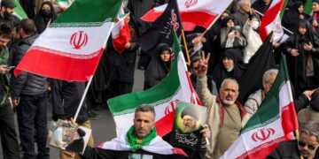 Iran, la nuova sfida a Trump: “Stretto di Hormuz aperto per chi rompe con gli Usa”