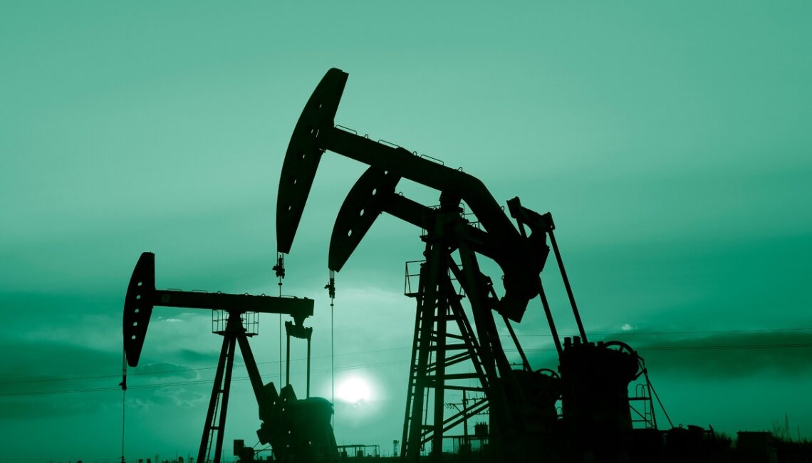 Petrolio si sgonfia con apertura Trump a Iran: volatilità resta alta