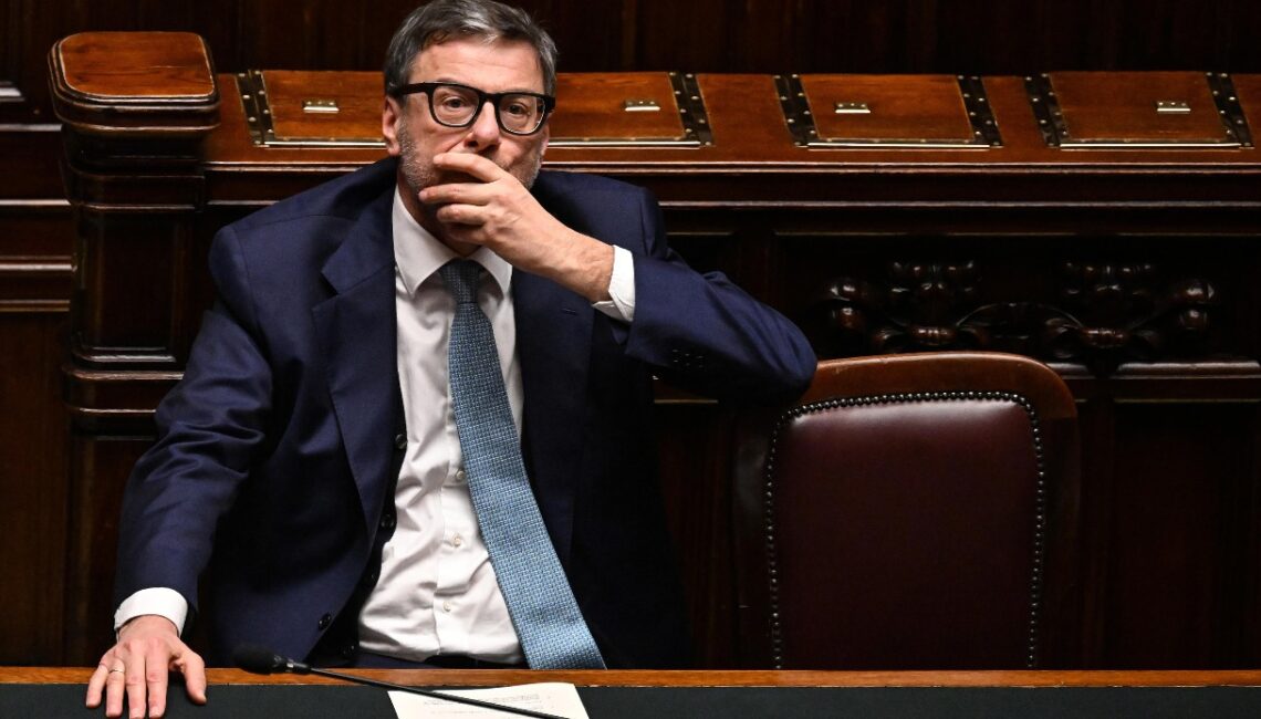 Cambia la legge di Bilancio 2026, tassa sui pacchi rinviata: novità su Iva e imprese