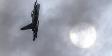 Iran, netto svantaggio aereo per Teheran: impiegati jet guerra Vietnam