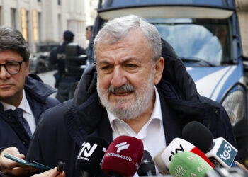 Decaro ritenta, nuova domanda al Csm per Emiliano consulente