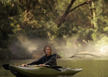 Theron, donna in lutto ‘che fa l’impossibile’ in Apex