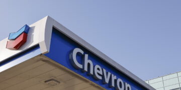 Venezuela, accordo con Chevron per aumentare la produzione di petrolio