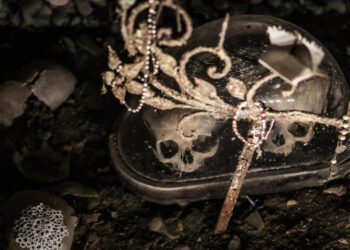 ANSA/ Il rione Sanità di Napoli fa festa, riapre il Cimitero delle Fontanelle