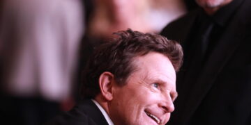 Errore di Cnn, dà per morto Michael J. Fox e poi si scusa