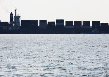 Cnn, Usa pianificano attacchi all’Iran su Hormuz se salta la tregua