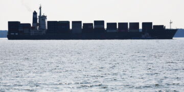 Cnn, Usa pianificano attacchi all’Iran su Hormuz se salta la tregua