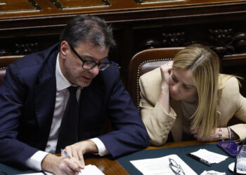 L’Italia resta nella procedura Ue. La rabbia di Meloni