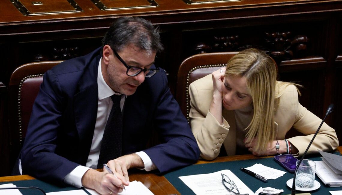 Italia a rischio recessione, l’allarme di Giorgetti e il piano anti crisi