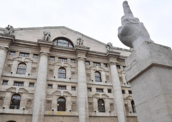 Borse europee: ultima seduta in rosso in attesa riunioni banche centrali