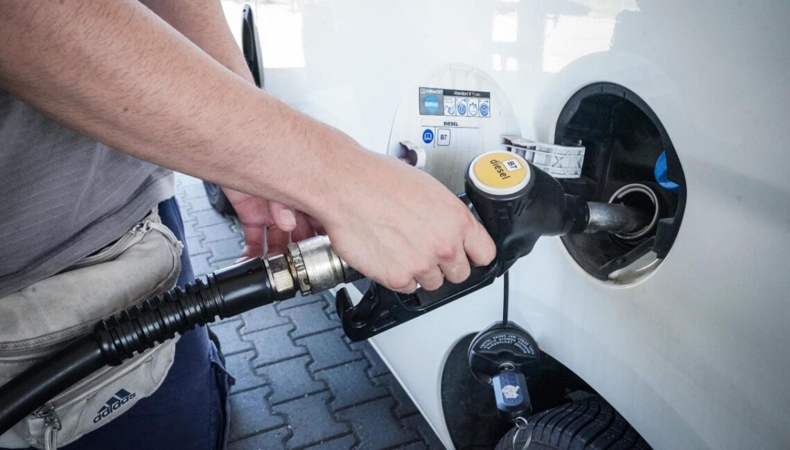 Carburanti, gli extra guadagni fanno ricche le compagnie: +88 milioni a settimana