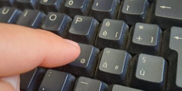 L’attività dei bot basati sull’IA sale del 300%, editoria nel mirino