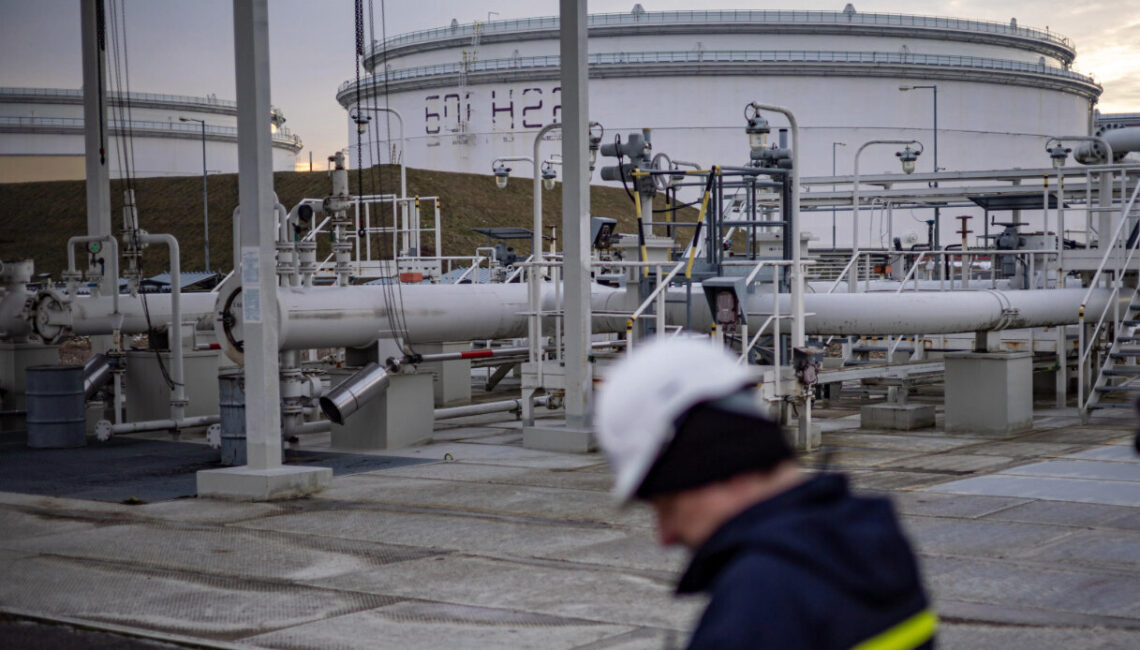 Petrolio russo in Europa nonostante le sanzioni, riapre l’oleodotto Druzhba