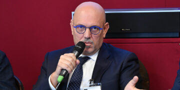 Lombardia stipendi più alti a medici e infermieri al confine con la Svizzera