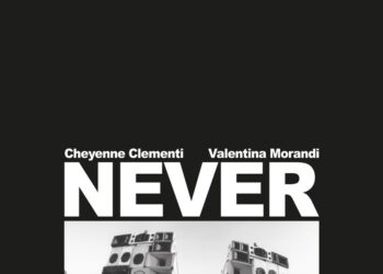 La storia e il periodo d’oro dei rave party in 160 fotografie dal 1997 al 2004