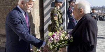 Mattarella: “Libano sotto una tempesta di bombardamenti devastanti”