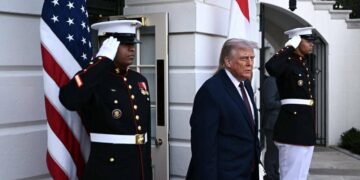 Usa-Iran, nuovi negoziati in vista. Trump: “Presto novità”. Europa prepara piano per Hormuz