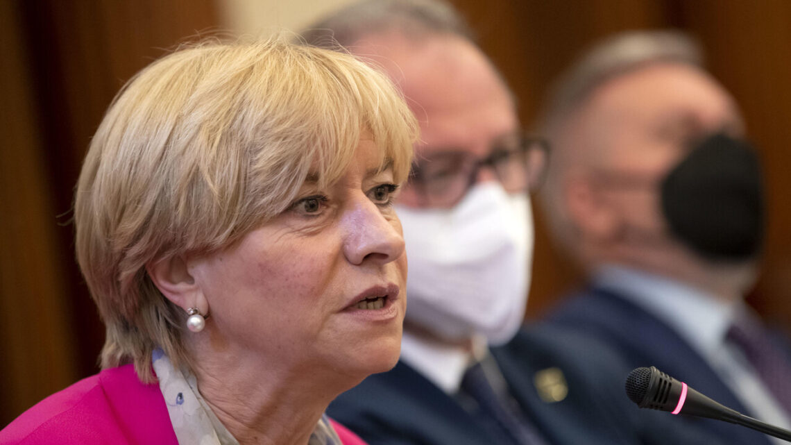 Roberta Pinotti nuova presidente del Teatro Nazionale di Genova