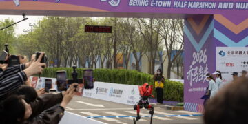 Lo sprint di Lightning, il robot cinese è più veloce di Bolt