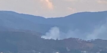 Incendi in Piemonte, a Mornese un bosco di nuovo in fiamme