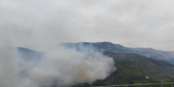 Incendi in Abruzzo, più fronti aperti, allestiti presidi notturni