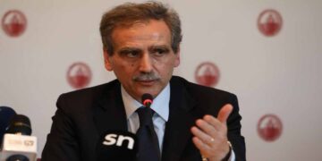 Mps sfida Intesa: il piano con Banco Bpm e Banca Generali cambia il risiko