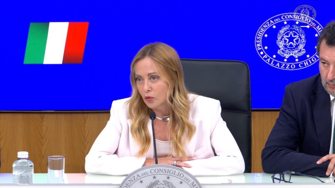 Bollo auto, le opposizioni spiazzate ma c’è l’affondo: ‘Da Meloni mossa elettorale’