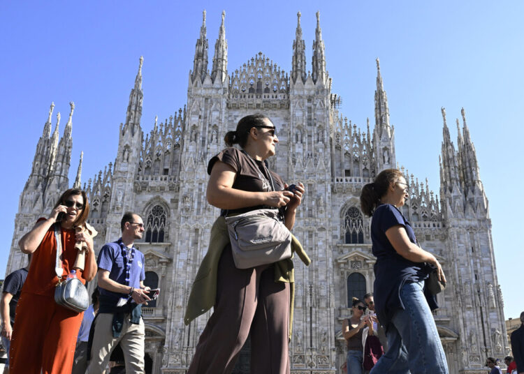 Mercato ricettivo italiano a 40,7 miliardi (+5%), IA già usata da 44% dei viaggiatori