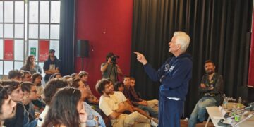 Oliver Stone e Matthew Modine incontrano 300 ragazzi a Ferrara