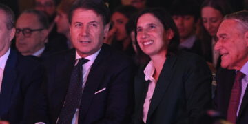Il Campo progressista cerca unità, scintille Schlein-Conte su Renzi