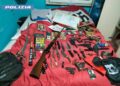 Pavia, armi e svastiche in casa: arrestato 19enne. Nella chat di classe frasi agghiaccianti