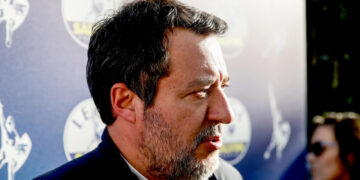 Lega: Salvini si dimette da segretario, passo necessario per ricandidarsi