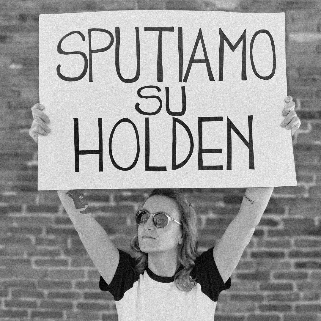 Violenza su donne, la scrittrice Martucci: “Sputiamo su Holden per sradicare la cultura patriarcale”