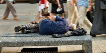 Povertà in Italia, oltre 5,4 milioni di persone in difficoltà: i dati Istat del 2025