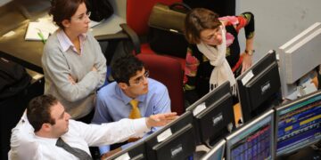 Spread stabile a 110 punti base, domani l’asta dei Btp: le cedole