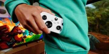 Un pad più piccolo di uno smartphone: Xbox presenta Nano Controller